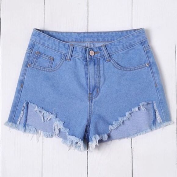 Bleach Wash Asymmetric Hem Frayed Denim Shorts - Picture 2 of 5